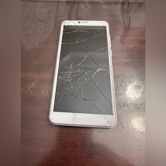 SOHO Style S1582C - White - 16GB - Smartphone For Parts - Picture 1 of 3